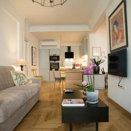 Apartment Elegant 2 Bedroom Under Acropolis *