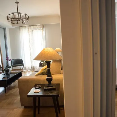 Elegant 2 Bedroom Under Acropolis Apartment