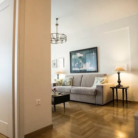 Elegant 2 Bedroom Under Acropolis Athens