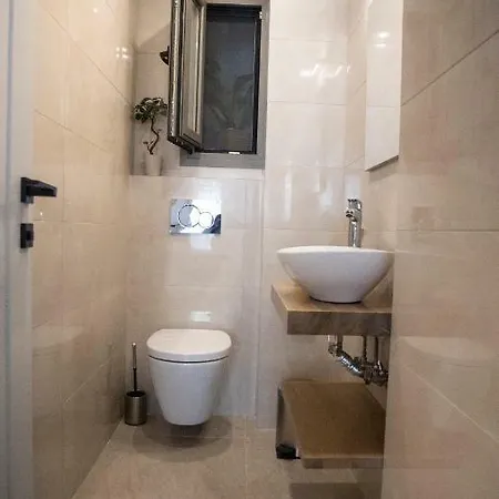 Apartment Elegant 2 Bedroom Under Acropolis *