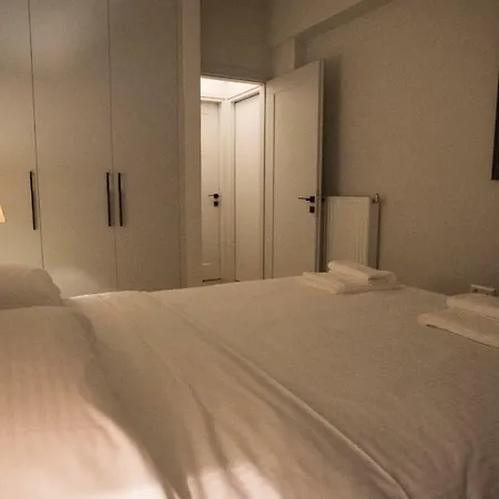 Elegant 2 Bedroom Under Acropolis Athens