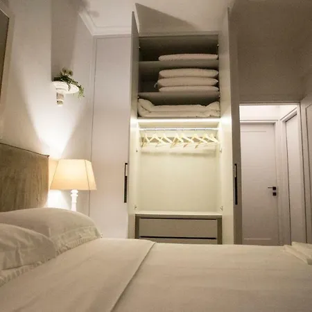 Elegant 2 Bedroom Under Acropolis Apartment Athens